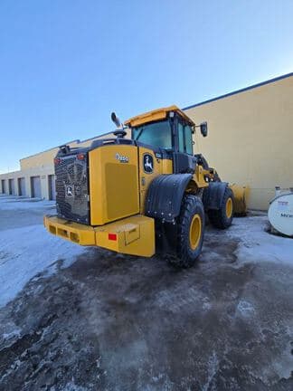 Image of John Deere 624P equipment image 4