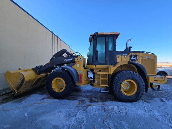 Image of John Deere 624P equipment image 1