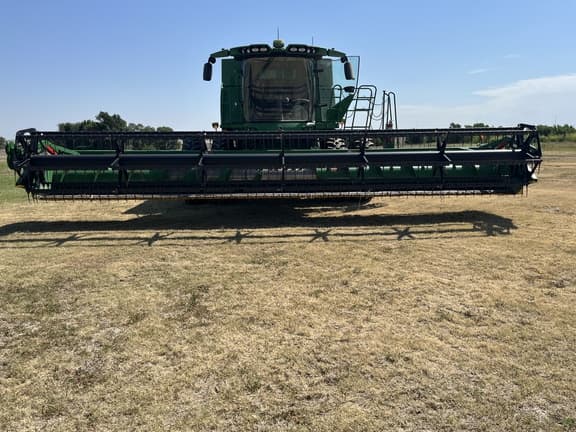 Image of John Deere 630F equipment image 1