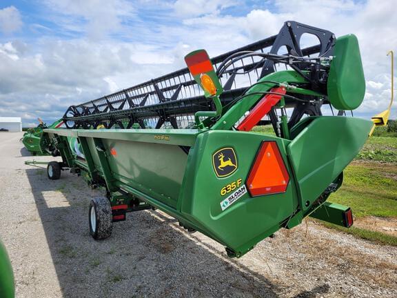 Image of John Deere 635F equipment image 4