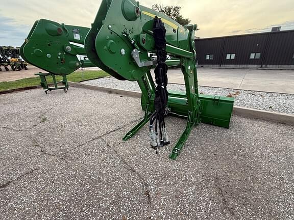 Image of John Deere 640R equipment image 2
