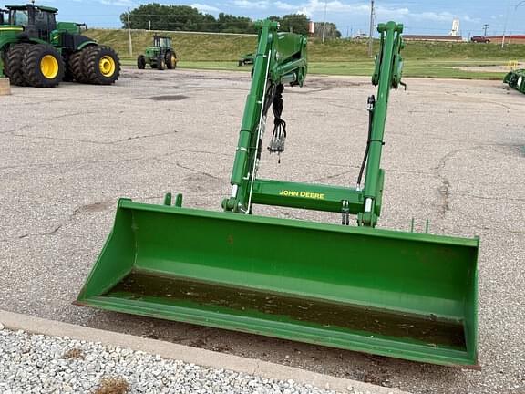Image of John Deere 640R equipment image 4