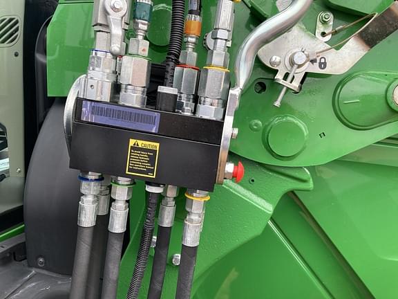 Image of John Deere 640R equipment image 3