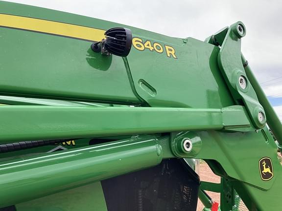 Image of John Deere 640R equipment image 4