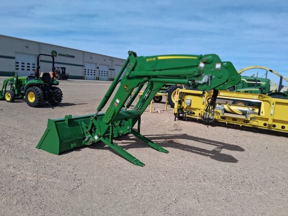 Image of John Deere 640R equipment image 2