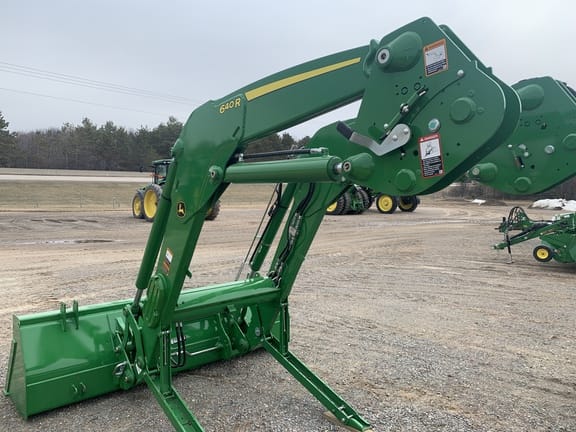 2023 John Deere 640R Equipment Image0