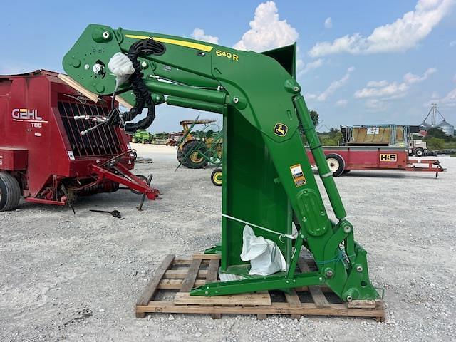 Image of John Deere 640R equipment image 1