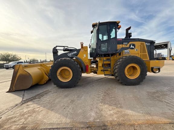 Image of John Deere 644G equipment image 1
