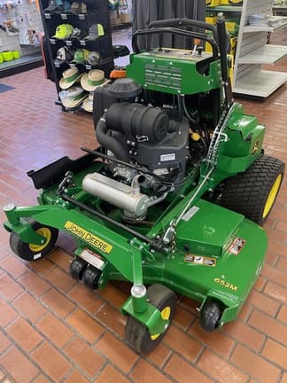 Image of John Deere 652M equipment image 3