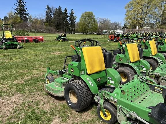 Image of John Deere 652R equipment image 1
