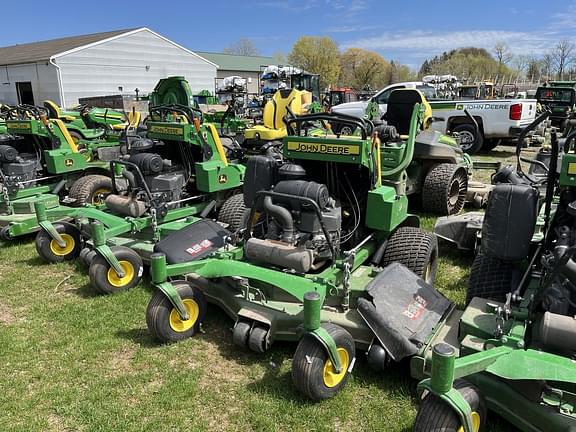 Image of John Deere 652R equipment image 1