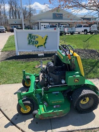 2023 John Deere 652R Equipment Image0
