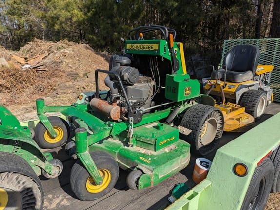 2023 John Deere 652R Equipment Image0
