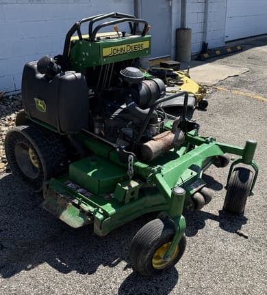 Image of John Deere 652R equipment image 2