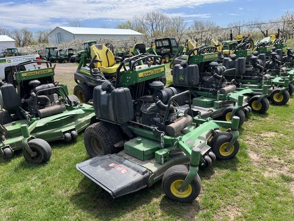 2023 John Deere 652R Image