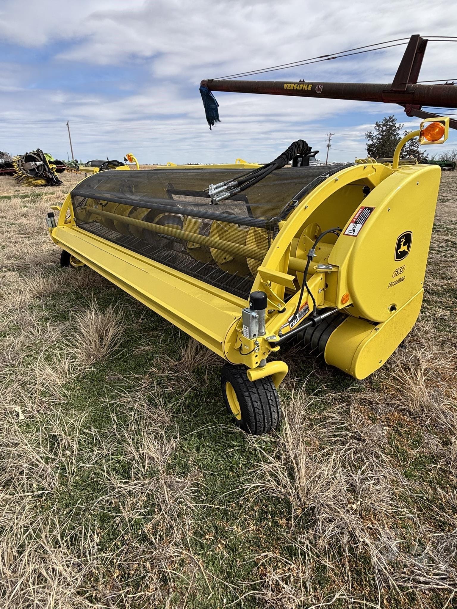 2023 John Deere 659 Equipment Image0