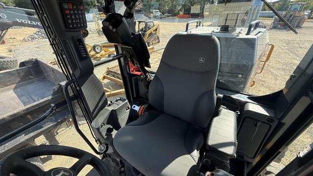 Image of John Deere 670G equipment image 4