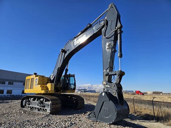 2023 John Deere 670P Equipment Image0