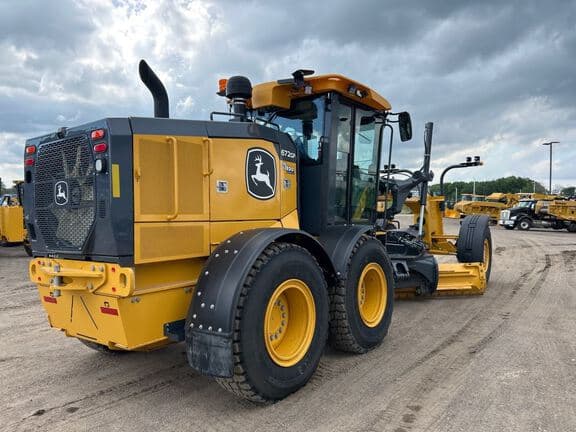 Image of John Deere 672G equipment image 4