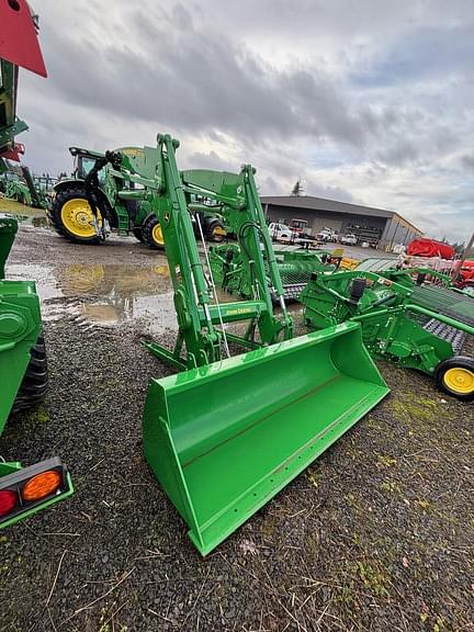 Image of John Deere 680R equipment image 4