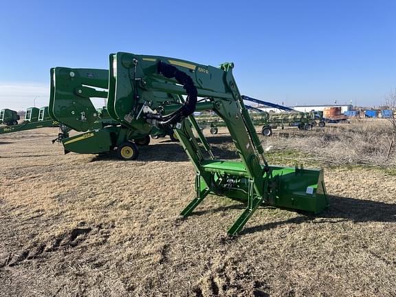 Image of John Deere 680R equipment image 3