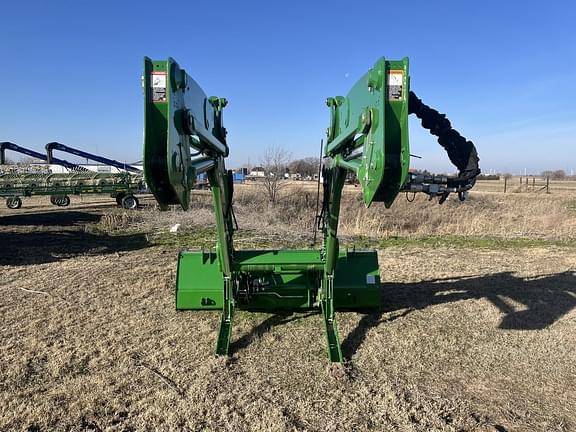 Image of John Deere 680R equipment image 2