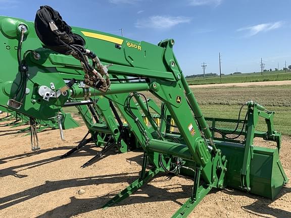 Image of John Deere 680R equipment image 2