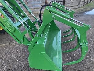 Main image John Deere 680R 5