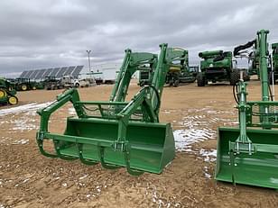 Main image John Deere 680R 3