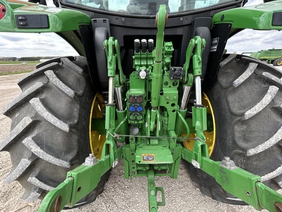 Image of John Deere 6R 110 equipment image 4