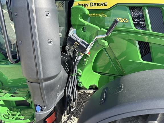 Image of John Deere 6R 120 equipment image 3