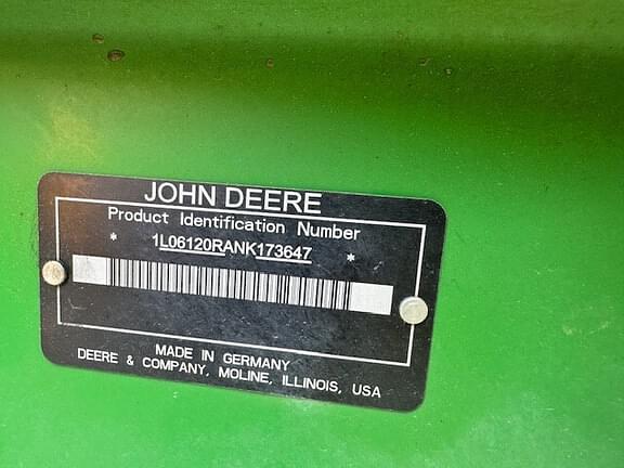 Image of John Deere 6120R equipment image 1