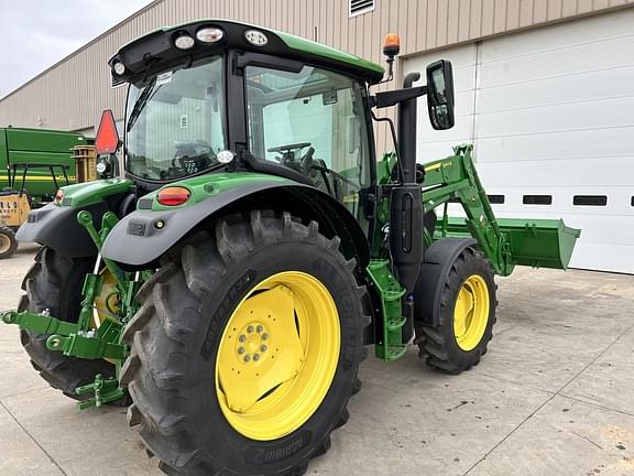 Image of John Deere 6120R equipment image 1