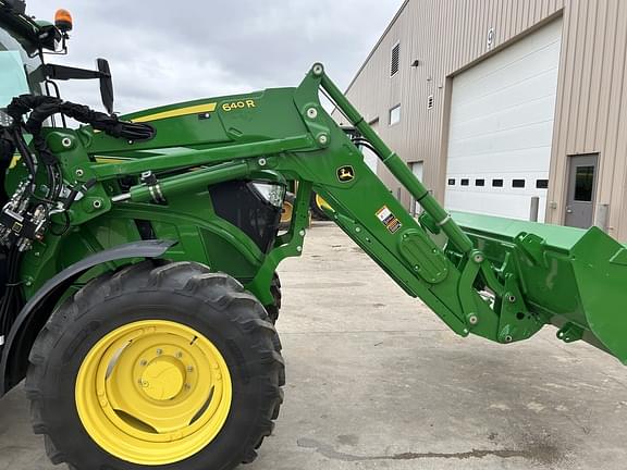Image of John Deere 6120R equipment image 2