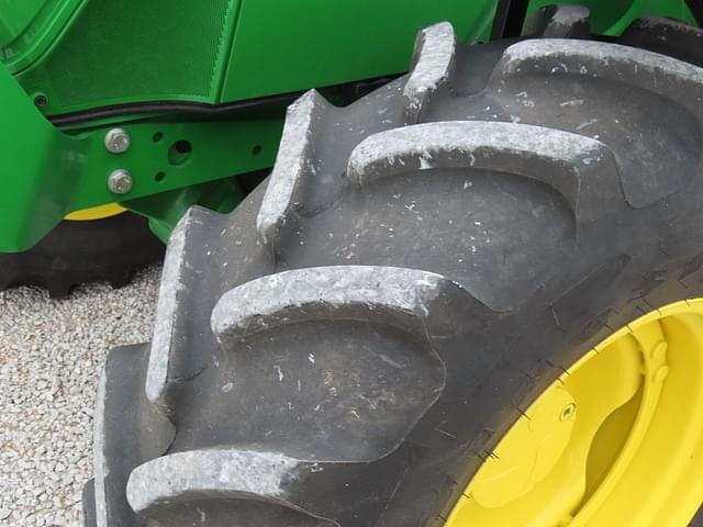 Image of John Deere 6R 130 equipment image 2