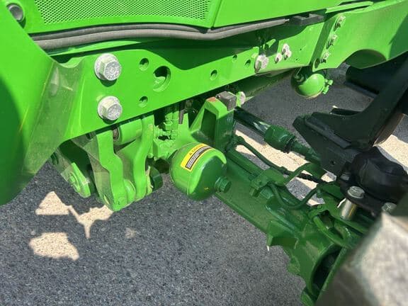 Image of John Deere 6R 130 equipment image 4