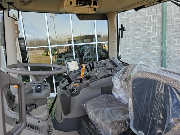 Image of John Deere 6R 130 equipment image 4