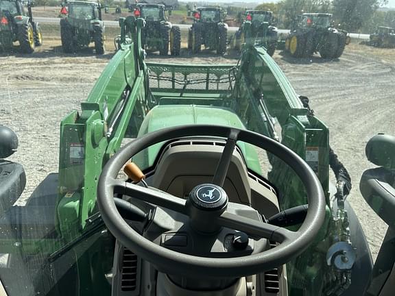 Image of John Deere 6R 130 equipment image 4