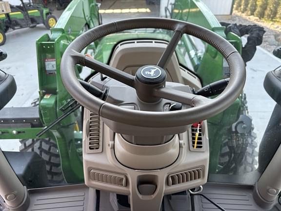 Image of John Deere 6R 140 equipment image 3