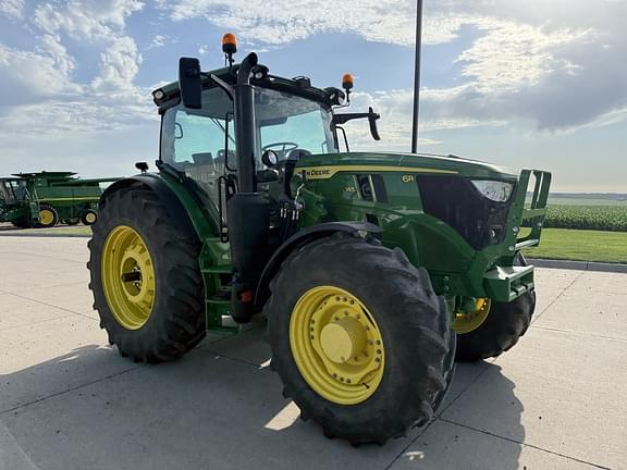 Image of John Deere 6R 145 equipment image 4