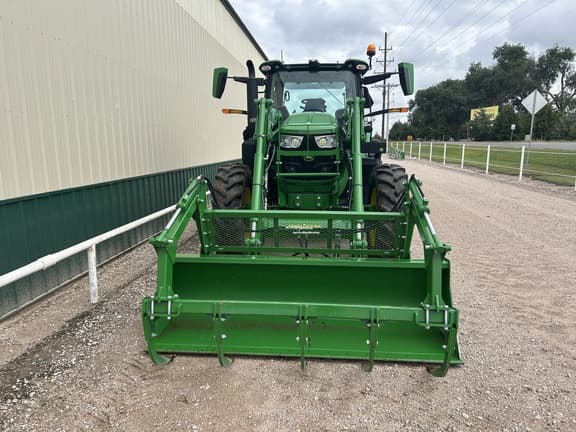 Image of John Deere 6R 155 equipment image 4
