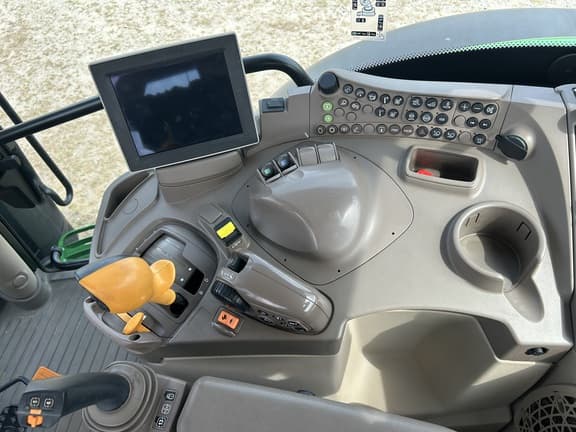 Image of John Deere 6R 155 equipment image 4