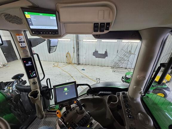 Image of John Deere 6R 155 equipment image 2