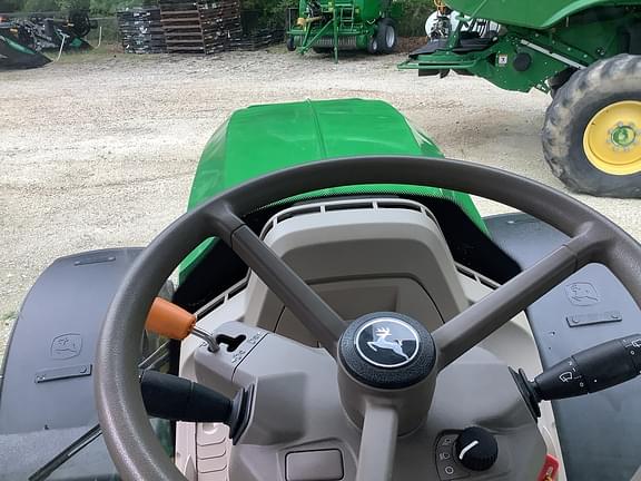 Image of John Deere 6R 155 equipment image 4