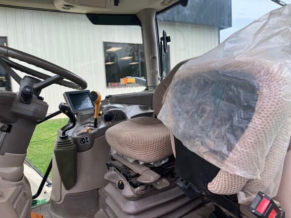 Image of John Deere 6R 155 equipment image 4