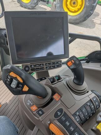 Image of John Deere 6R 155 equipment image 4