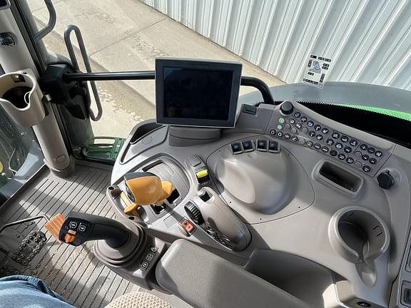 Image of John Deere 6R 155 equipment image 2