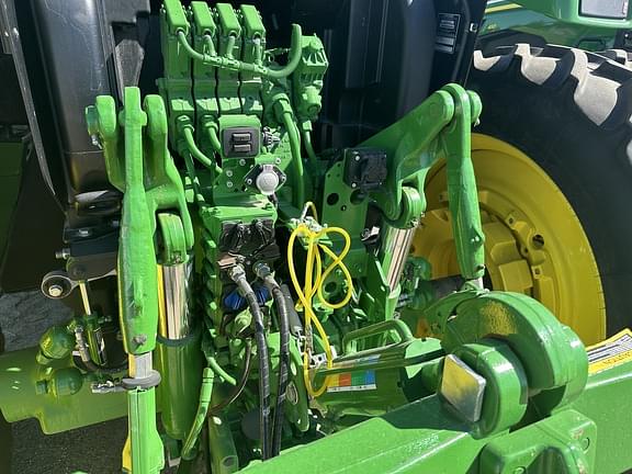 Image of John Deere 6R 175 equipment image 4