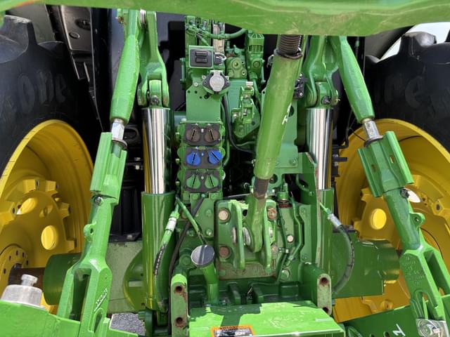 Image of John Deere 6R 175 equipment image 4