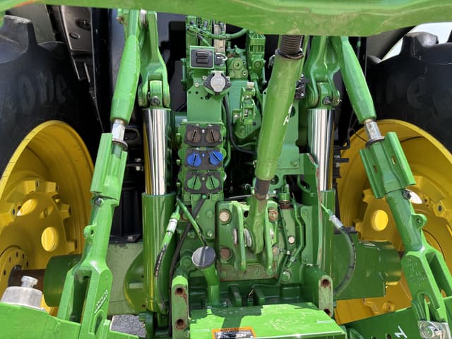 Image of John Deere 6R 175 equipment image 4